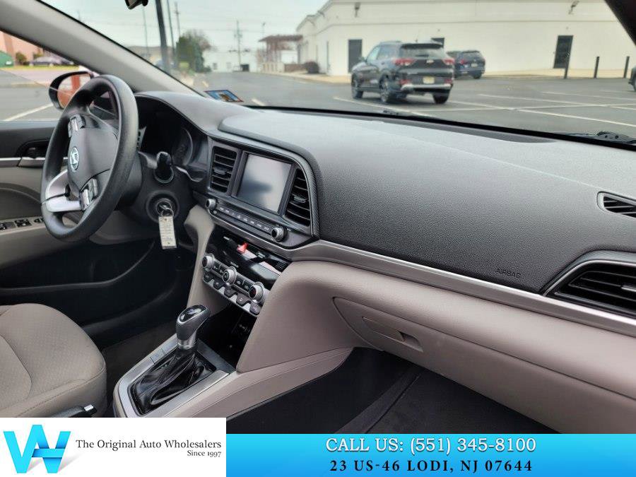 Used 2020 Hyundai Elantra SEL image 13