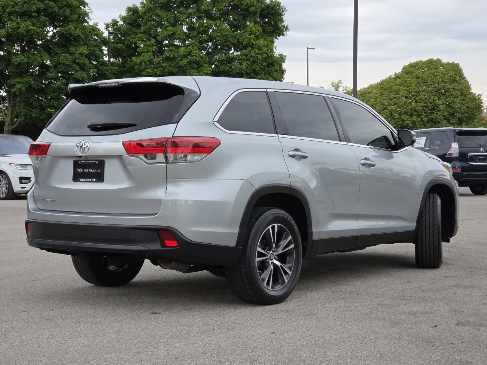 Used 2019 Toyota Highlander LE FWD image 17