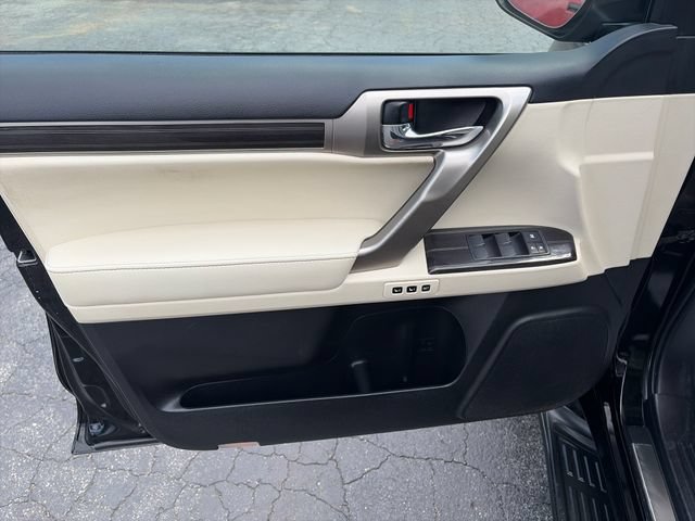 Used 2021 Lexus GX 460 Premium w/ Accessory Package AWD/4WD image 10