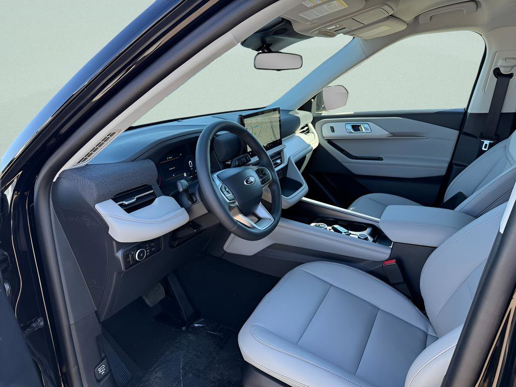New 2026 Ford Explorer Active w/ Active Comfort Package AWD/4WD image 3