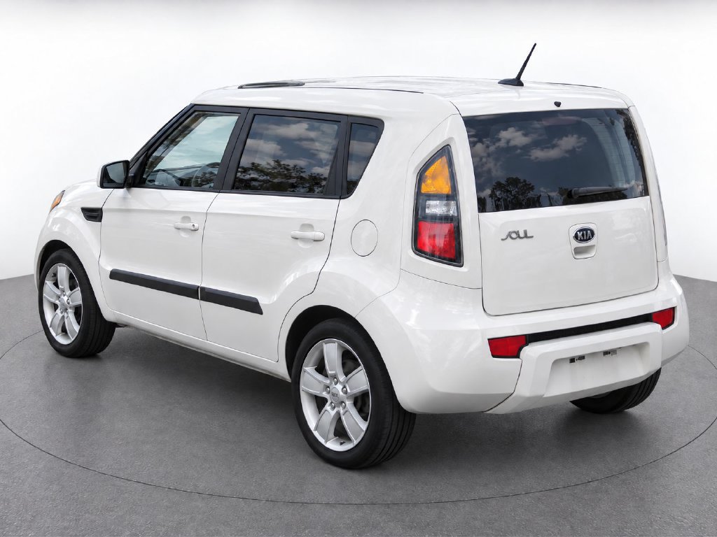 Used 2011 Kia Soul ! FWD image 31