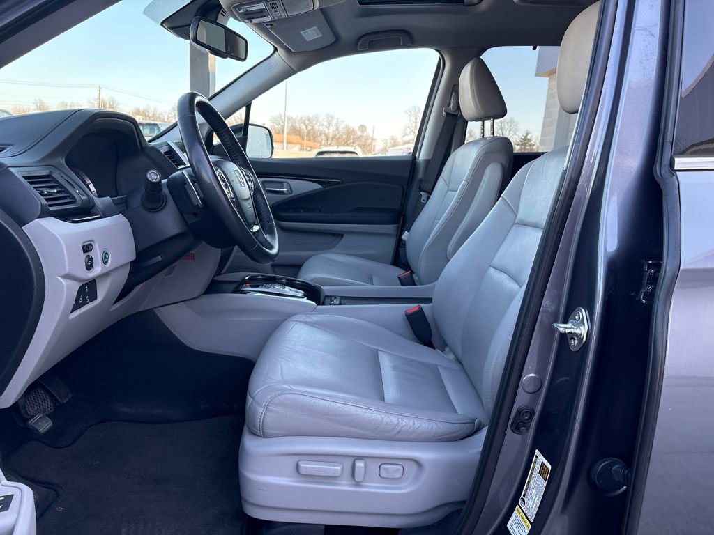 Used 2016 Honda Pilot Touring image 21