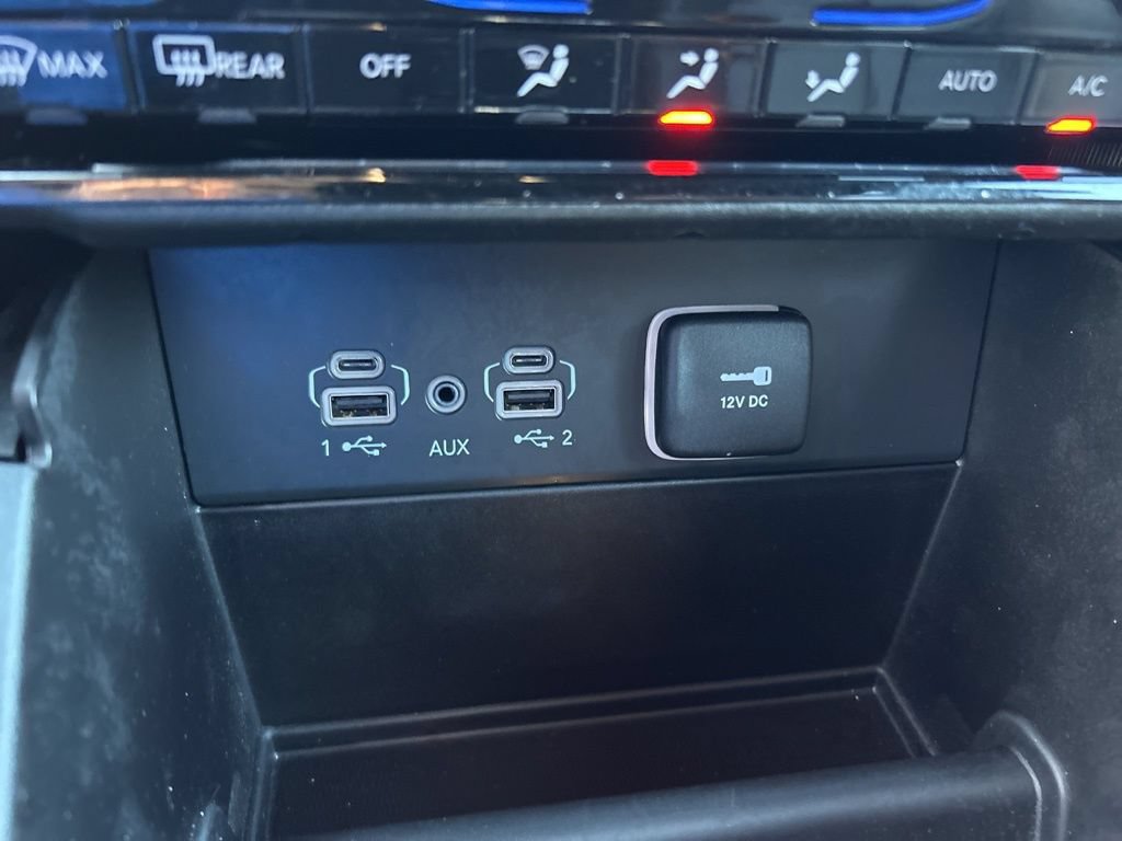 Used 2024 Jeep Grand Cherokee Limited AWD/4WD image 43
