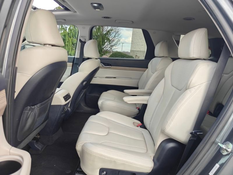 Used 2022 Hyundai Palisade SEL w/ Premium Package image 18