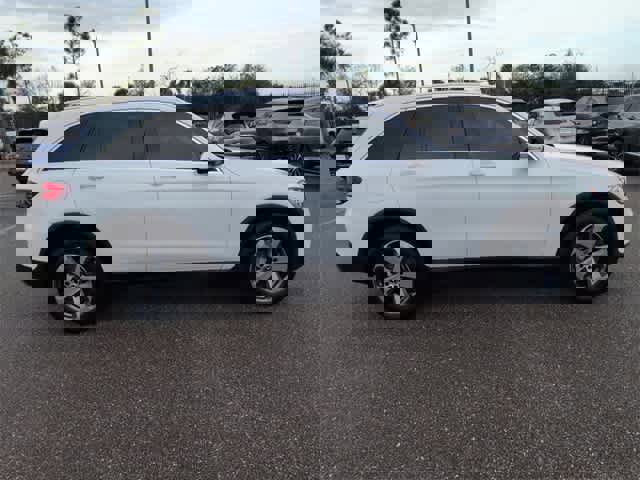 Used 2022 Mercedes-Benz GLC 300 4MATIC image 9