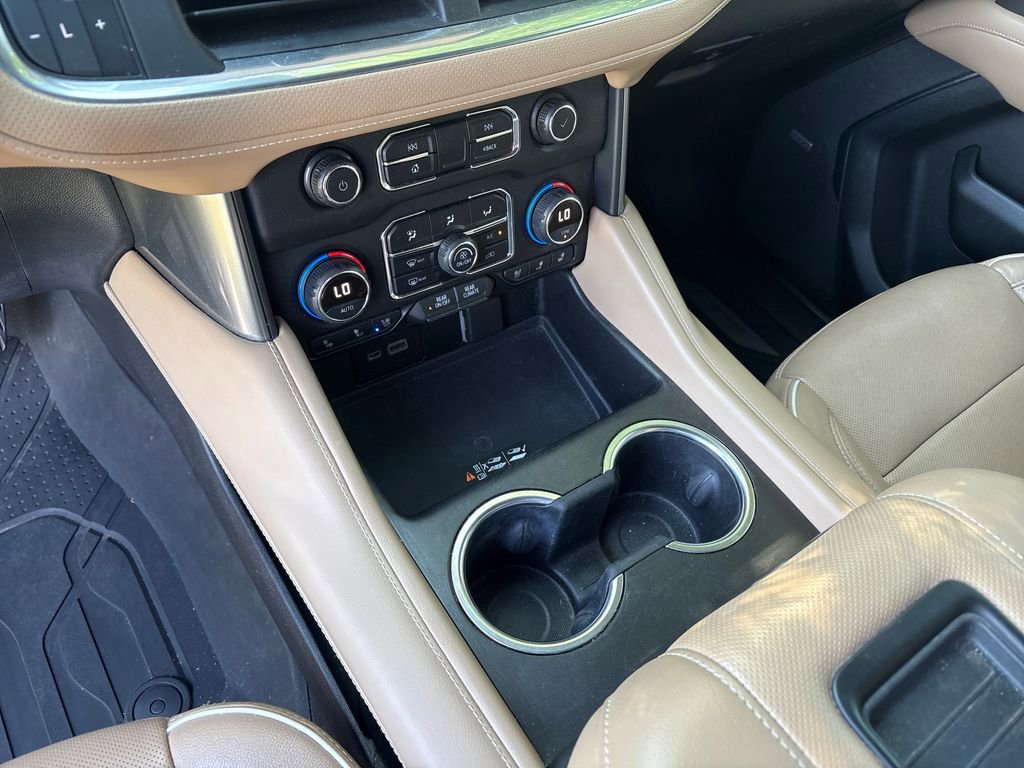 Used 2021 Chevrolet Tahoe Premier w/ Premium Package AWD/4WD image 22