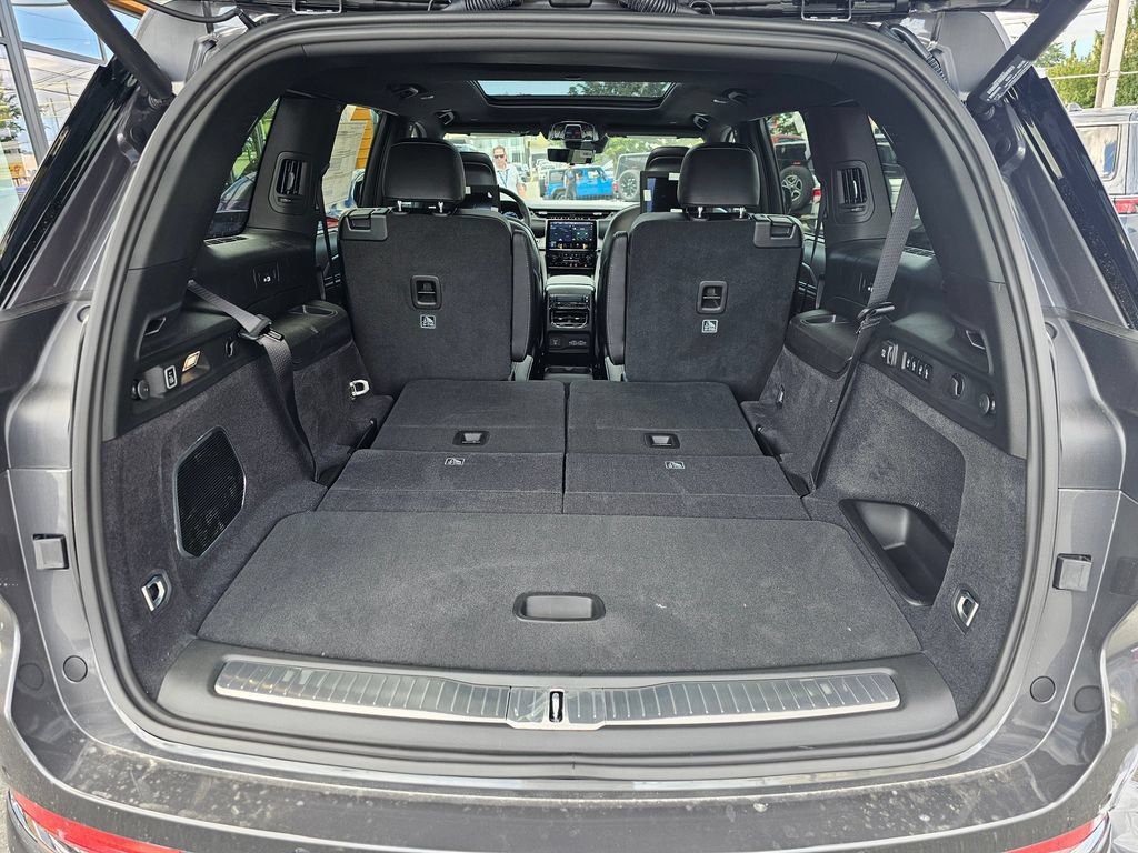 New 2024 Jeep Grand Cherokee L Overland w/ Advanced Protech Group III AWD/4WD image 16