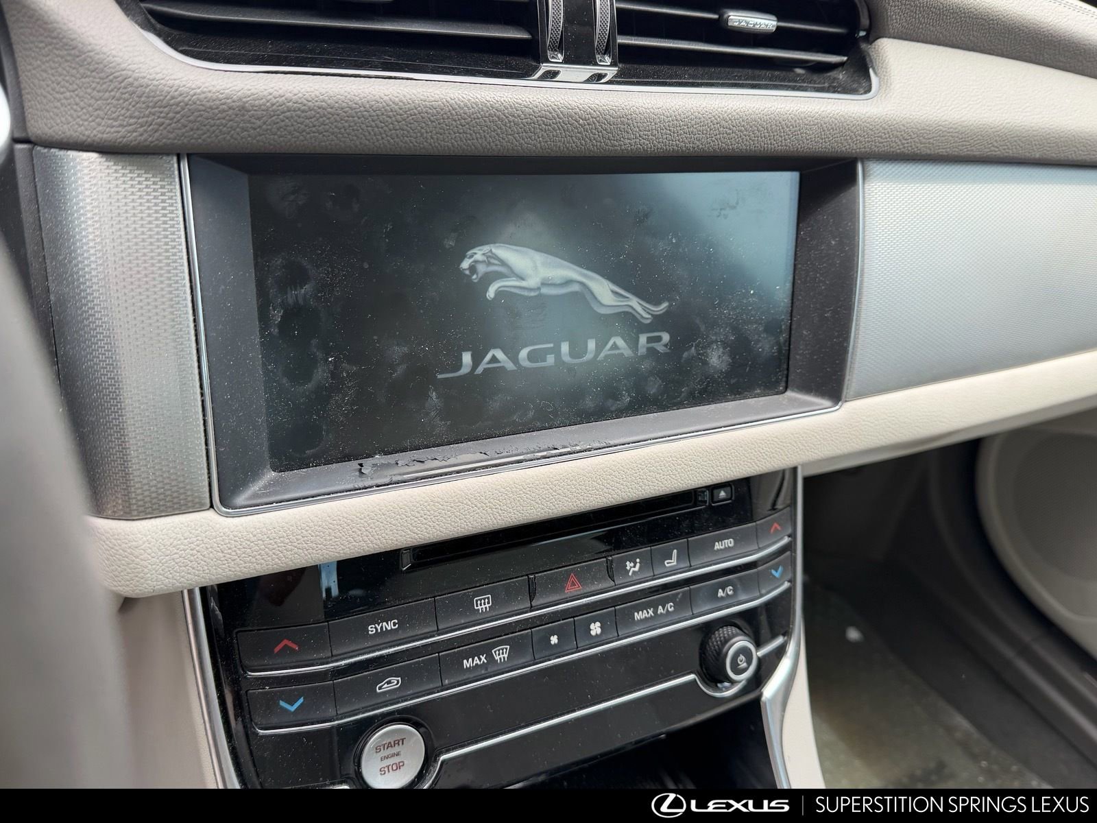 Used 2020 Jaguar XF Prestige RWD image 9