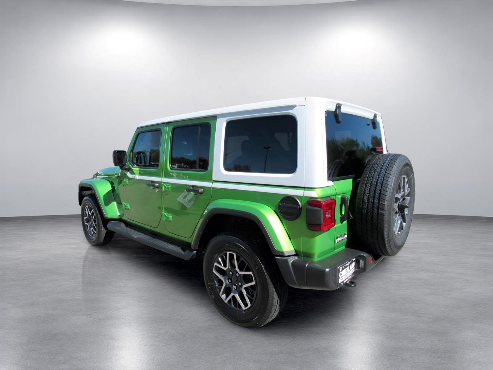 New 2026 Jeep Wrangler Unlimited Sahara w/ Whitecap Package AWD/4WD image 5
