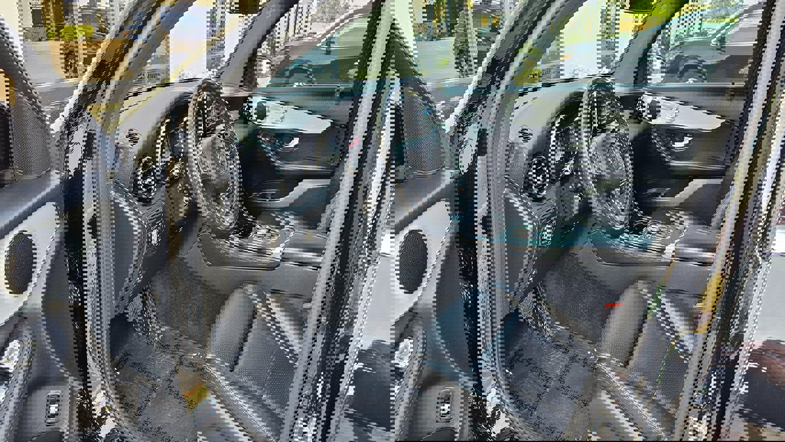 Used 2019 Mercedes-Benz GLC 300 image 16