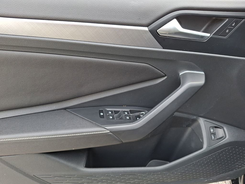 Used 2024 Volkswagen Jetta SE image 12