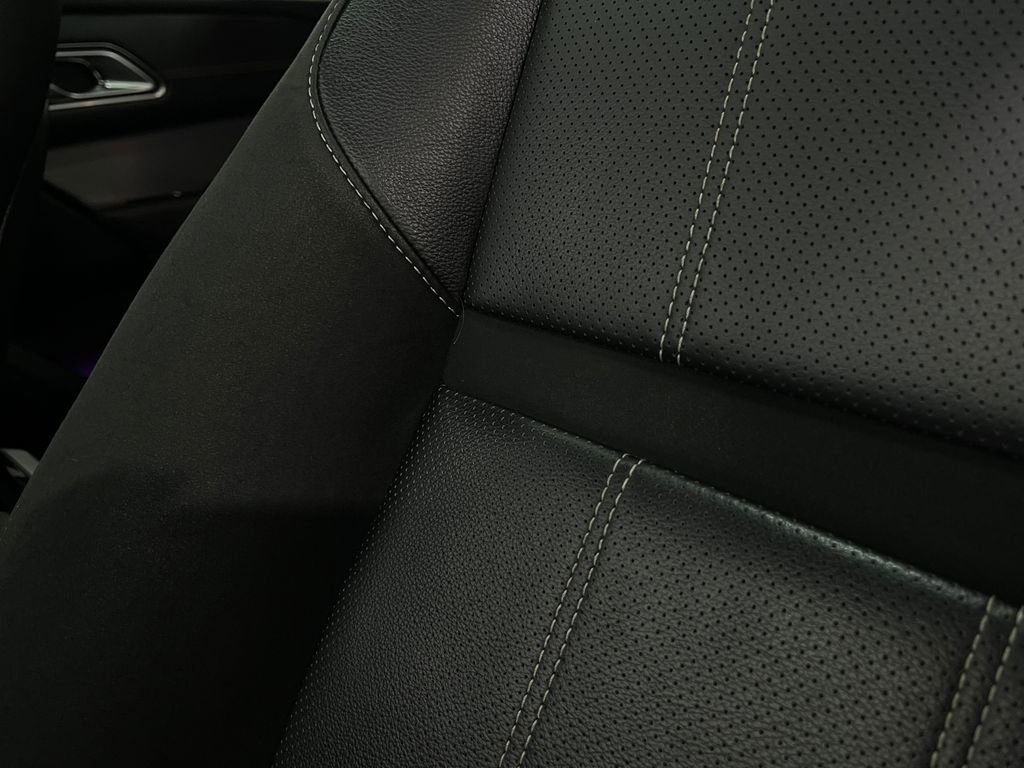 Used 2020 Land Rover Range Rover Velar R-Dynamic S image 20