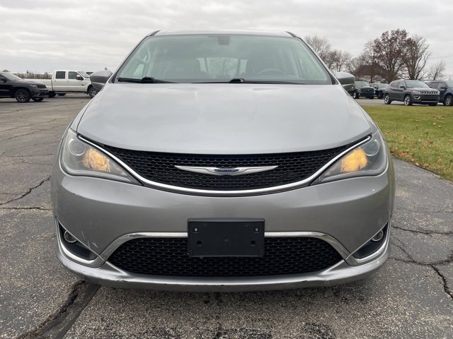 Used 2020 Chrysler Pacifica Touring w/ Tire & Wheel Group image 6