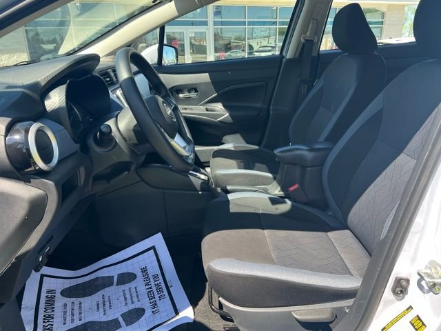 Used 2024 Nissan Versa SV FWD image 10