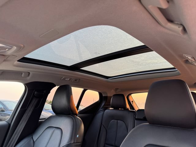 Used 2025 Volvo XC40 B5 Ultra AWD/4WD image 28