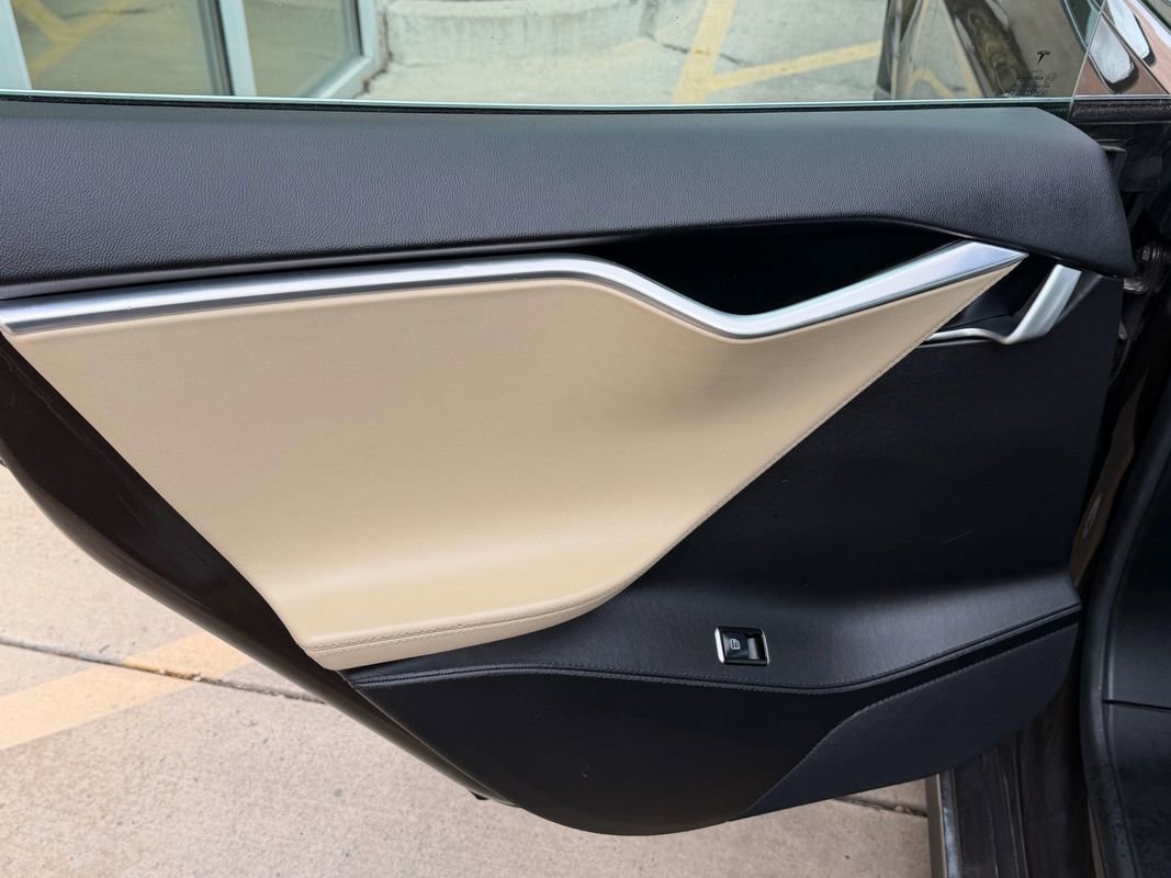 Used 2013 Tesla Model S Performance RWD image 27