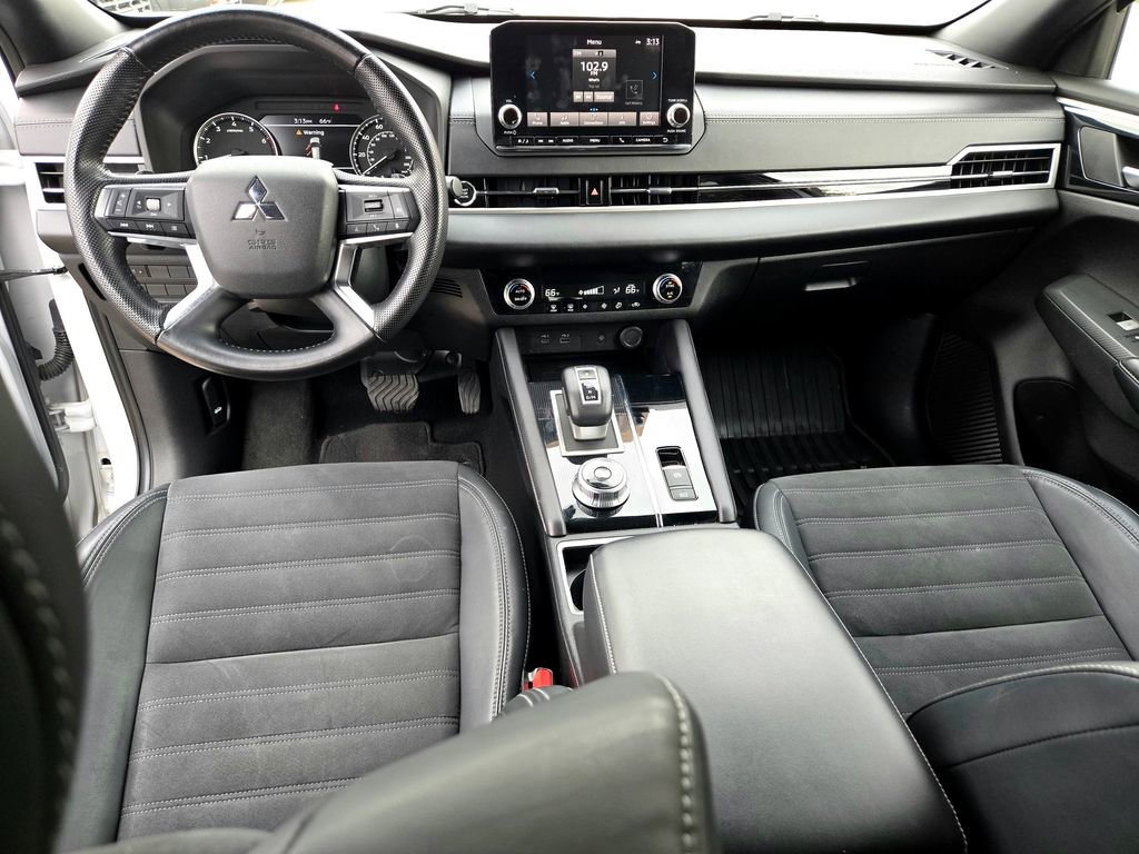 Used 2022 Mitsubishi Outlander SEL Black Edition image 7