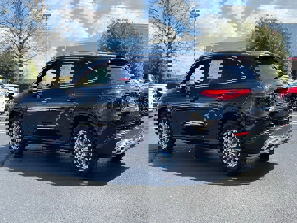 Used 2025 Mercedes-Benz GLC 300 4MATIC image 13