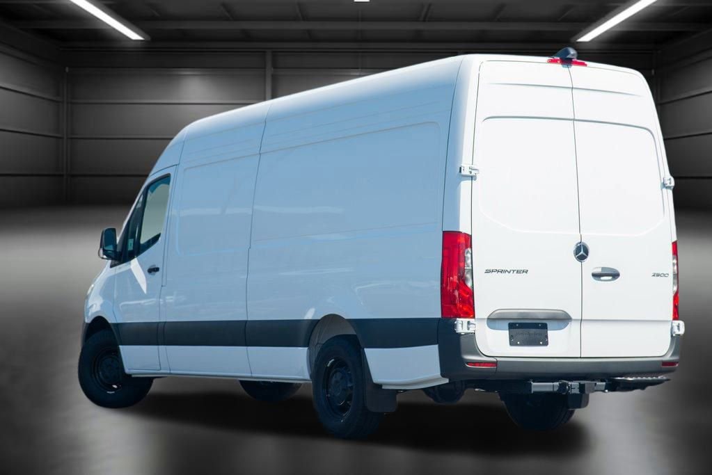 Used 2024 Mercedes-Benz Sprinter 2500 image 9