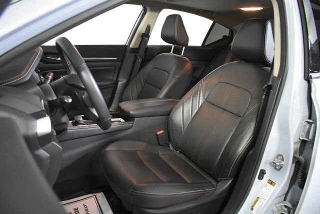Certified 2024 Nissan Altima 2.5 SR w/ SR Premium Package FWD image 9
