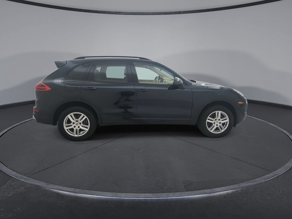 Used 2016 Porsche Cayenne AWD/4WD image 9