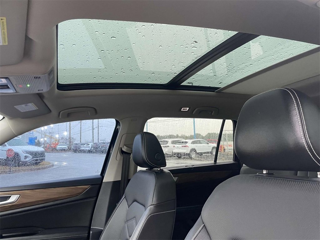 Used 2024 Volkswagen Atlas SE image 21