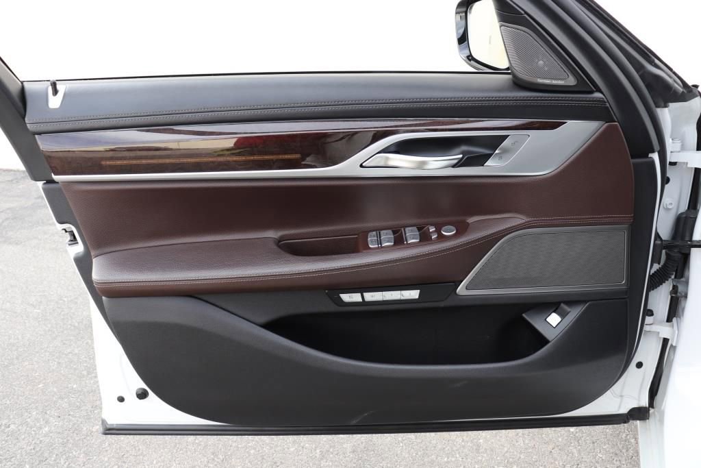 Used 2016 BMW 740i RWD image 37