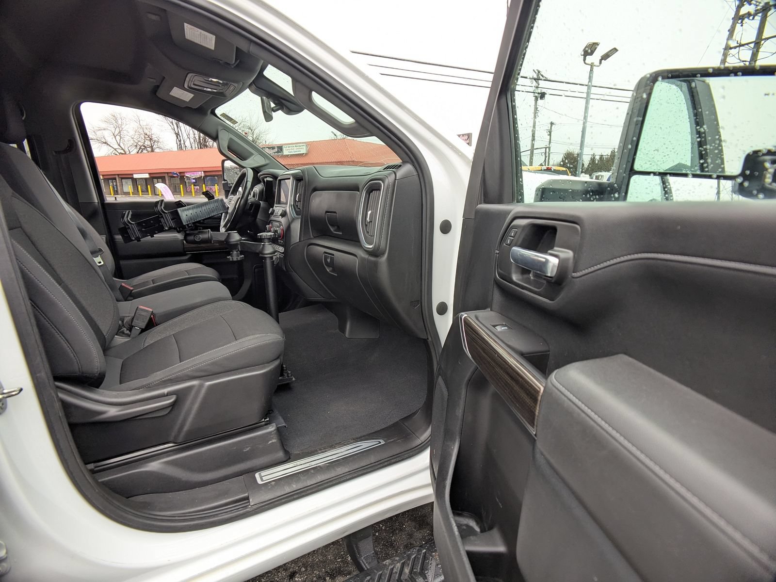 Used 2021 Chevrolet Silverado 2500 LT w/ Convenience Package AWD/4WD image 11