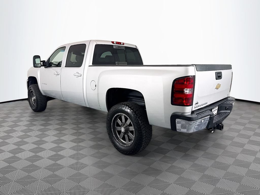Used 2011 Chevrolet Silverado 2500 LTZ w/ LTZ Plus Package AWD/4WD image 5