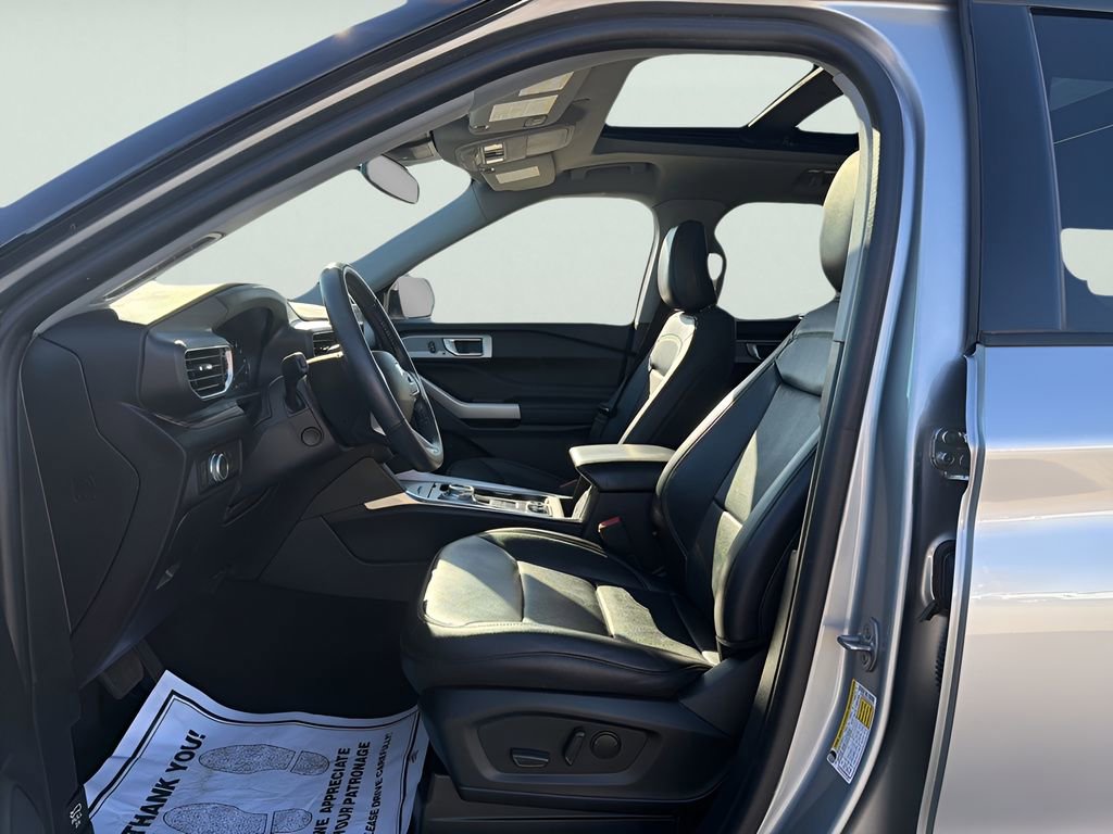 Used 2022 Ford Explorer Limited w/ Equipment Group 301A image 22