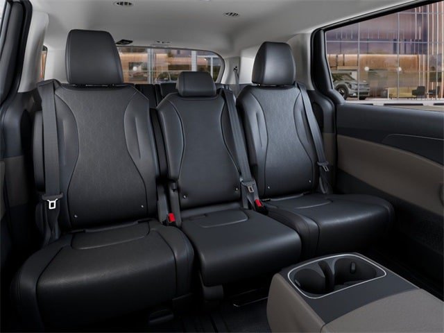 New 2026 Kia Carnival FWD image 16
