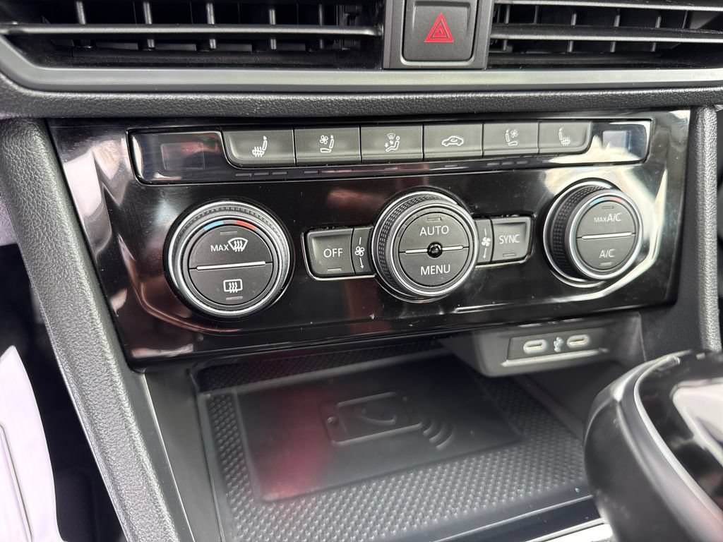 Used 2024 Volkswagen Jetta SEL FWD image 18