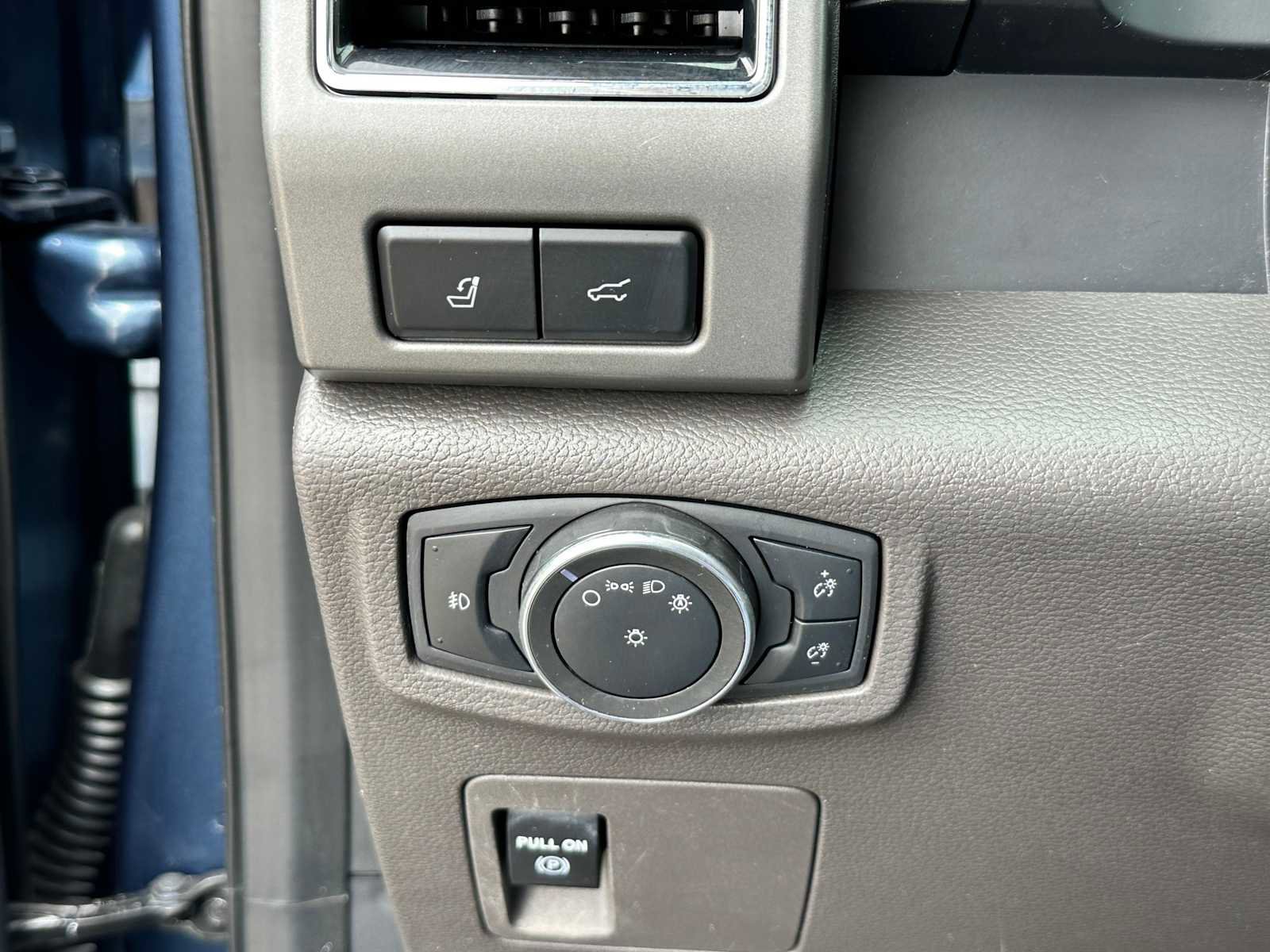 Used 2020 Ford Expedition XLT w/ Equipment Group 202A RWD image 16