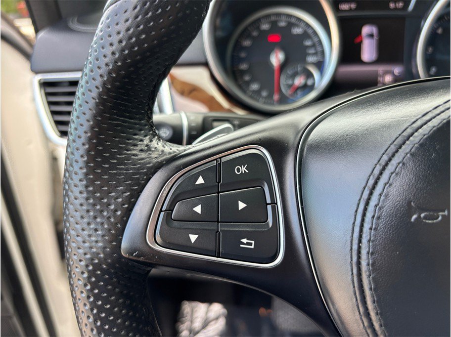 Used 2018 Mercedes-Benz GLS 450 4MATIC image 25