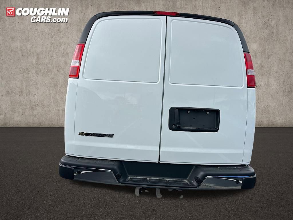 New 2025 Chevrolet Express 3500 Extended w/ Driver Convenience Package RWD image 9