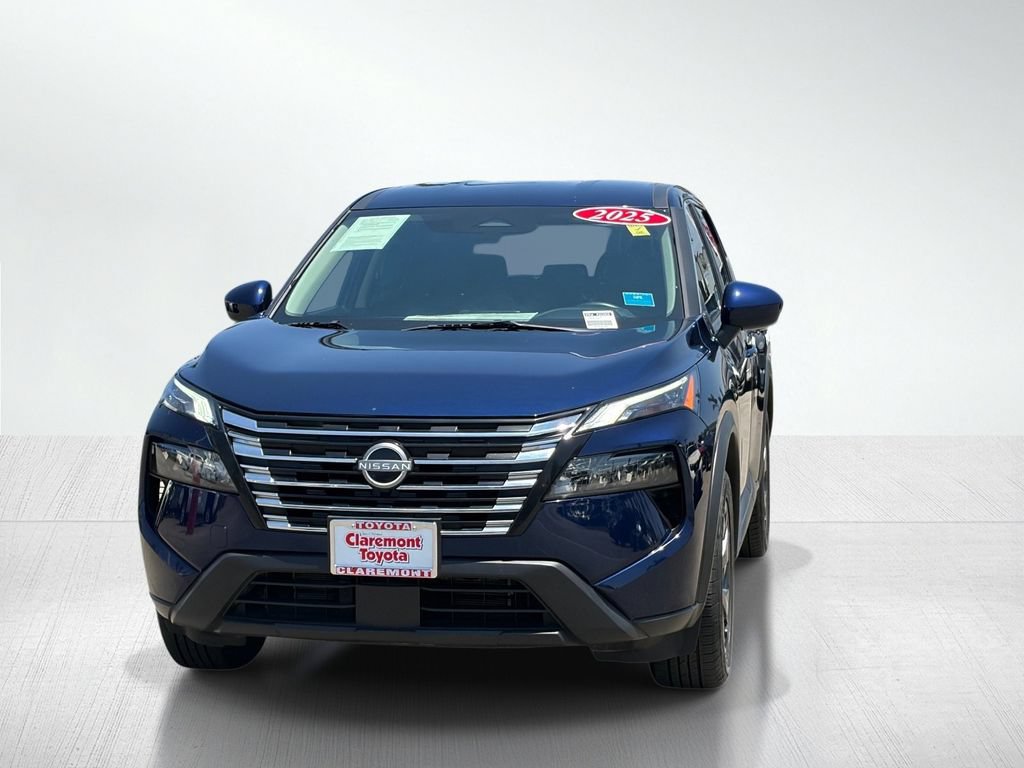 Used 2025 Nissan Rogue SV AWD/4WD image 13