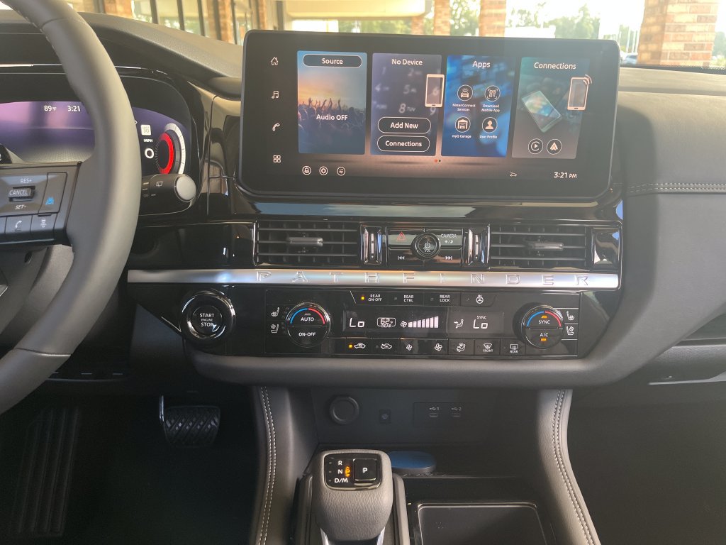 New 2026 Nissan Pathfinder Platinum AWD/4WD image 17