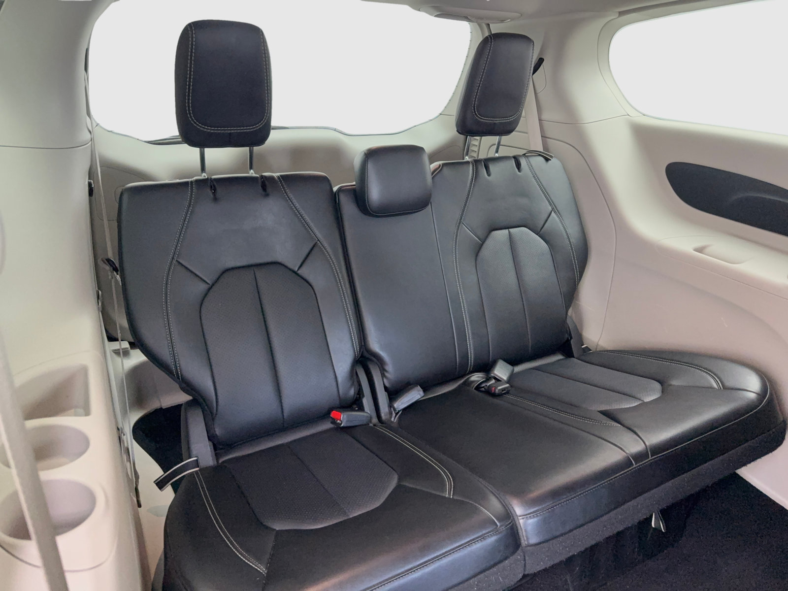 Used 2024 Chrysler Pacifica Limited FWD image 43