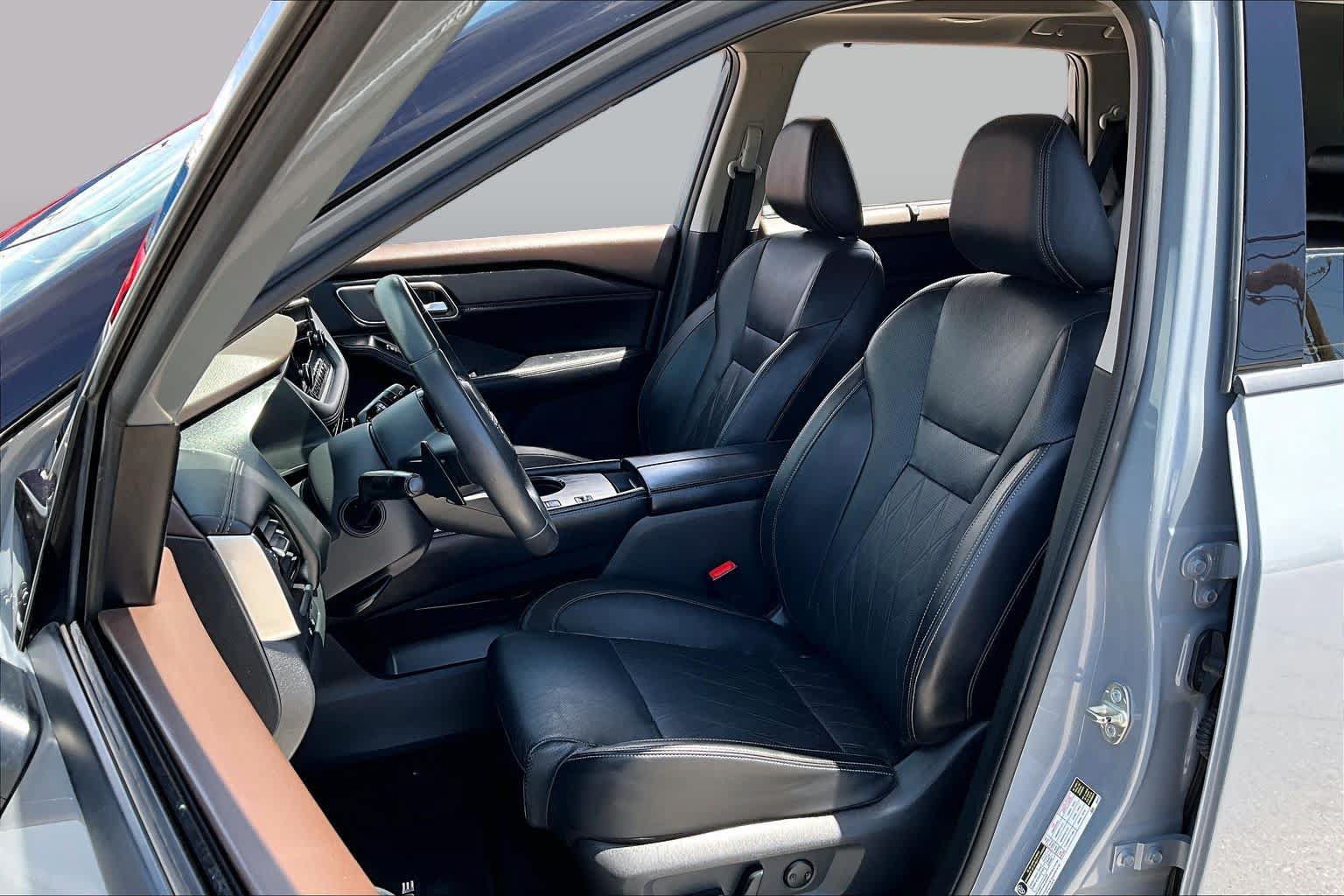 Used 2023 Nissan Rogue Platinum w/ Platinum Premium Package FWD image 8