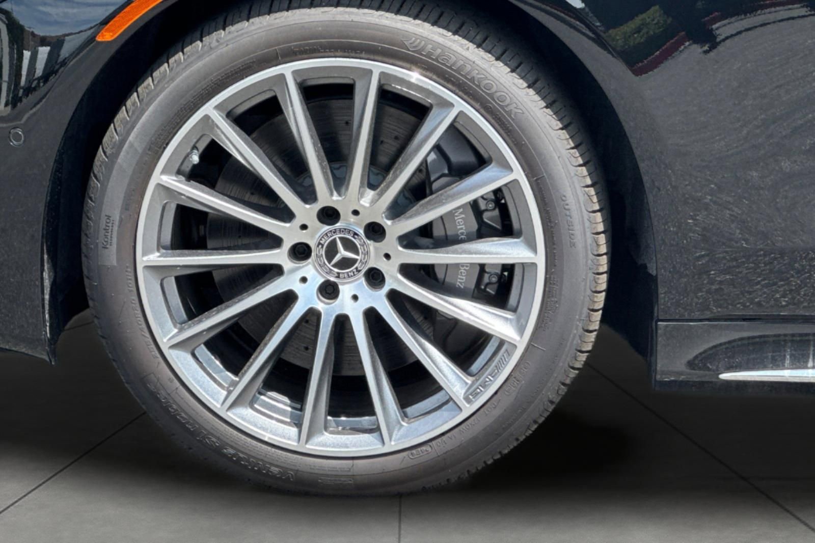 New 2025 Mercedes-Benz S 580 4MATIC Sedan image 4