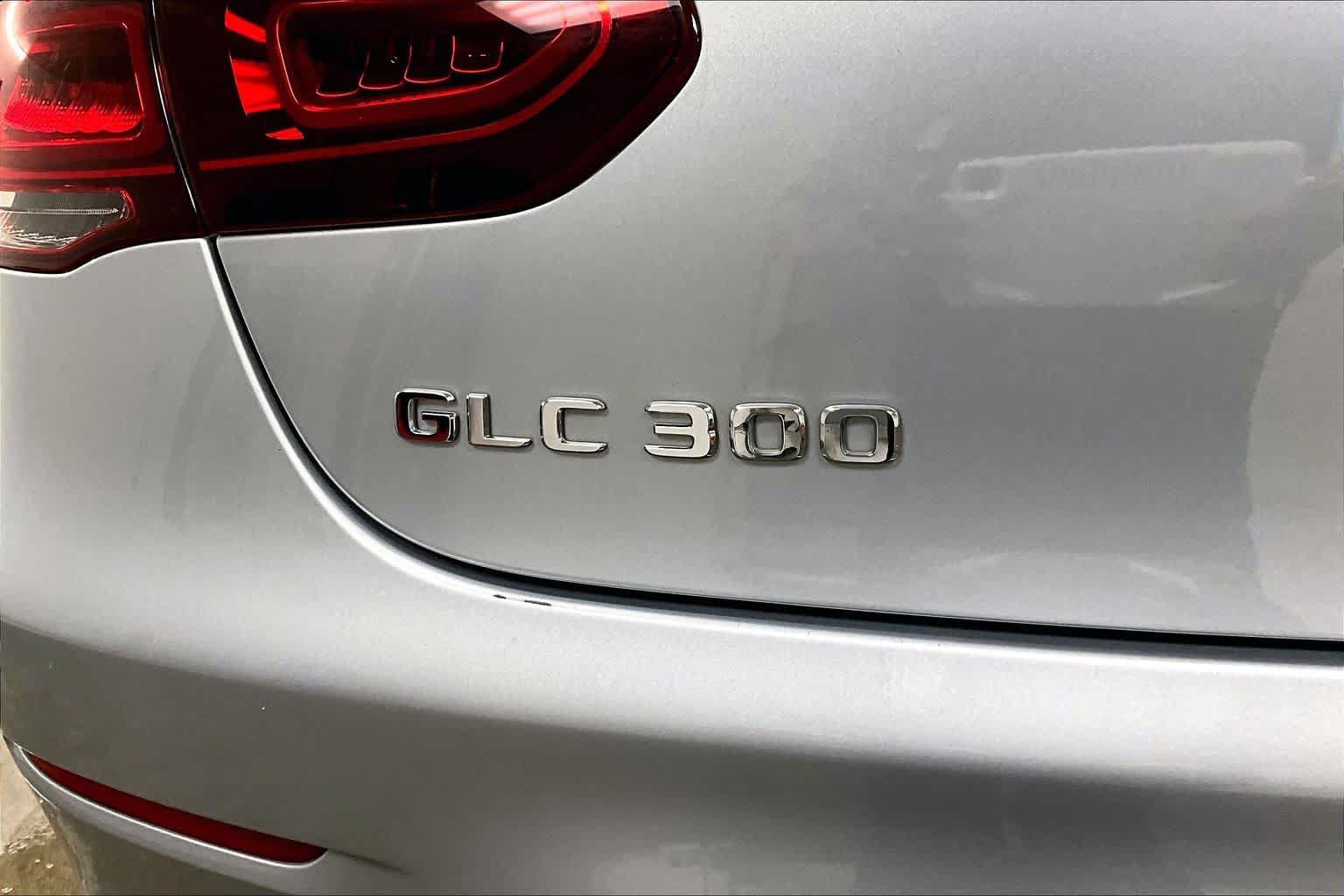 Used 2023 Mercedes-Benz GLC 300 4MATIC Coupe image 33