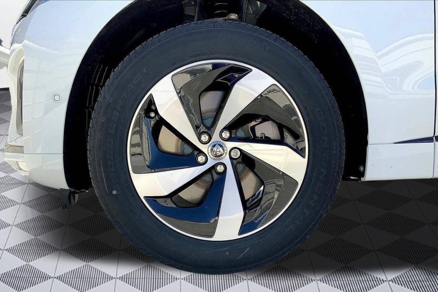 New 2026 Jaguar F-PACE R-Dynamic S AWD/4WD image 6
