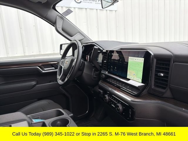 Used 2025 Chevrolet Silverado 1500 LT AWD/4WD image 40