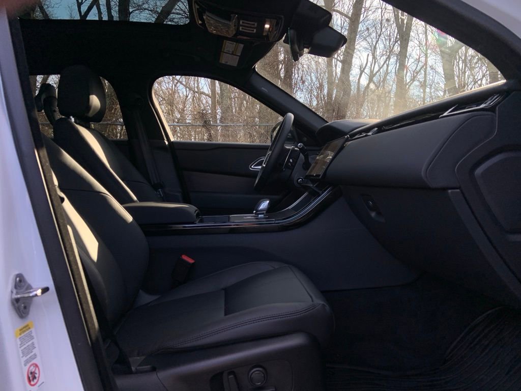 Certified 2026 Land Rover Range Rover Velar Dynamic SE image 15