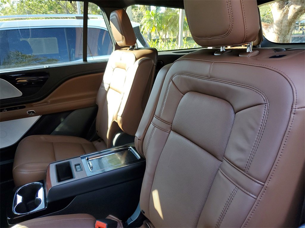 Certified 2023 Lincoln Aviator Reserve w/ Equipment Group 201A image 12