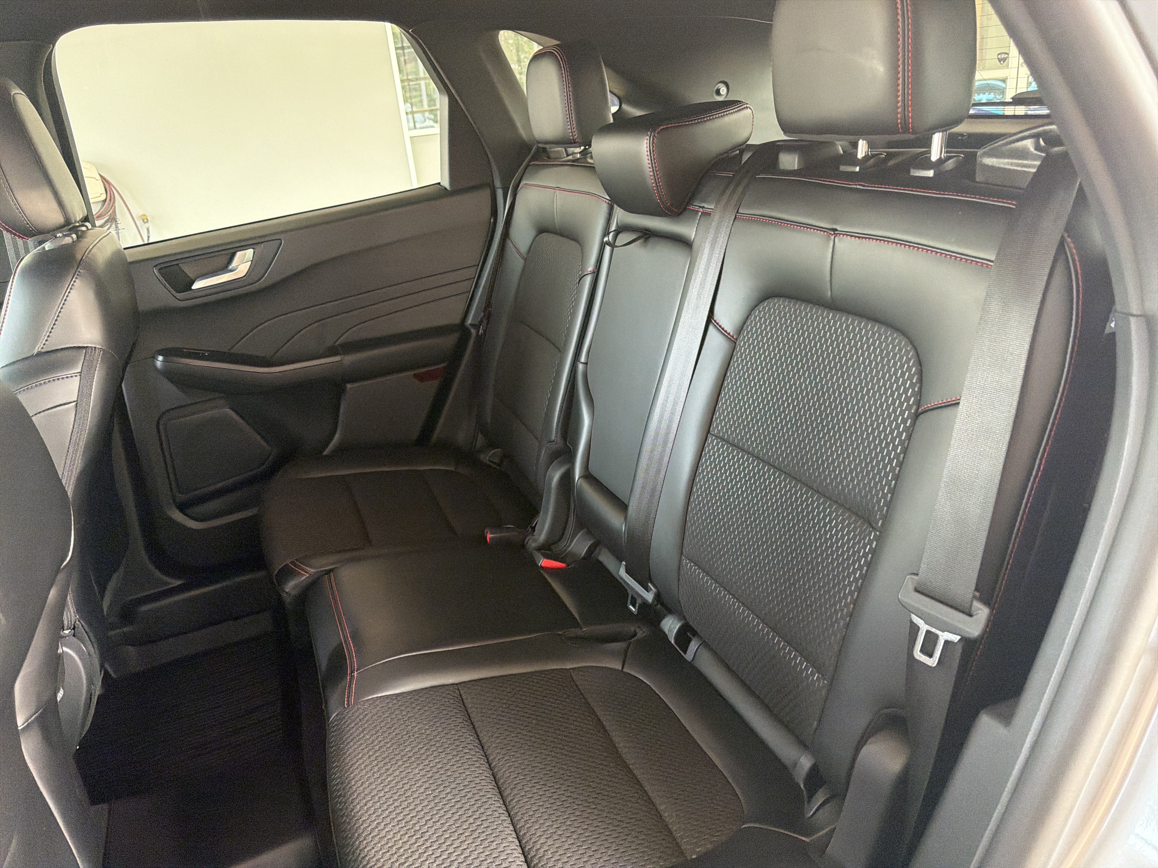 Used 2024 Ford Escape ST-Line w/ Tech Pack #1 AWD/4WD image 24