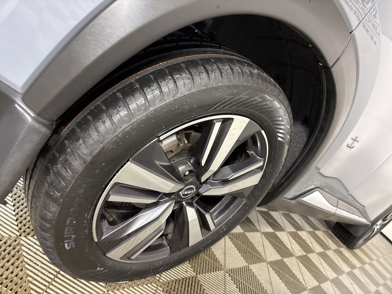 Used 2023 Nissan Rogue SL image 32