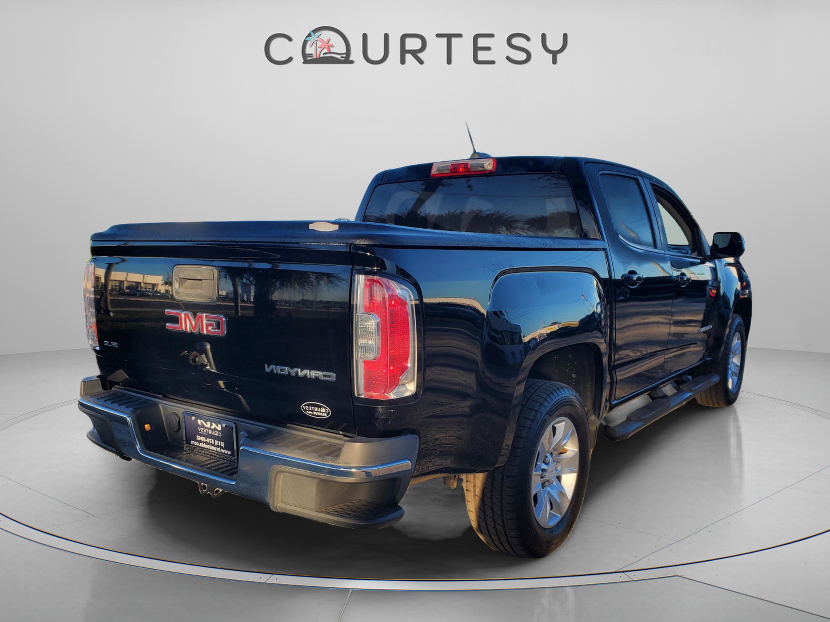 Used 2015 GMC Canyon SLE w/ SLE Convenience Package image 3