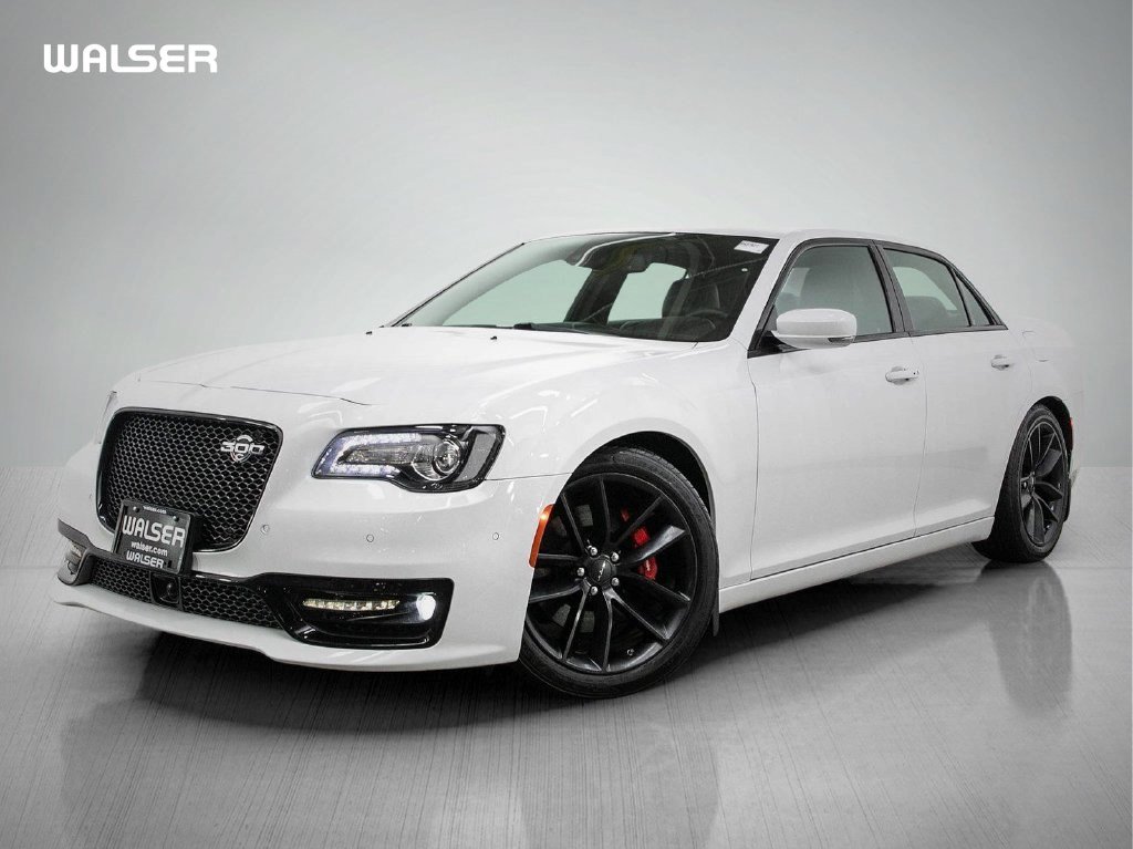 Used 2023 Chrysler 300 C