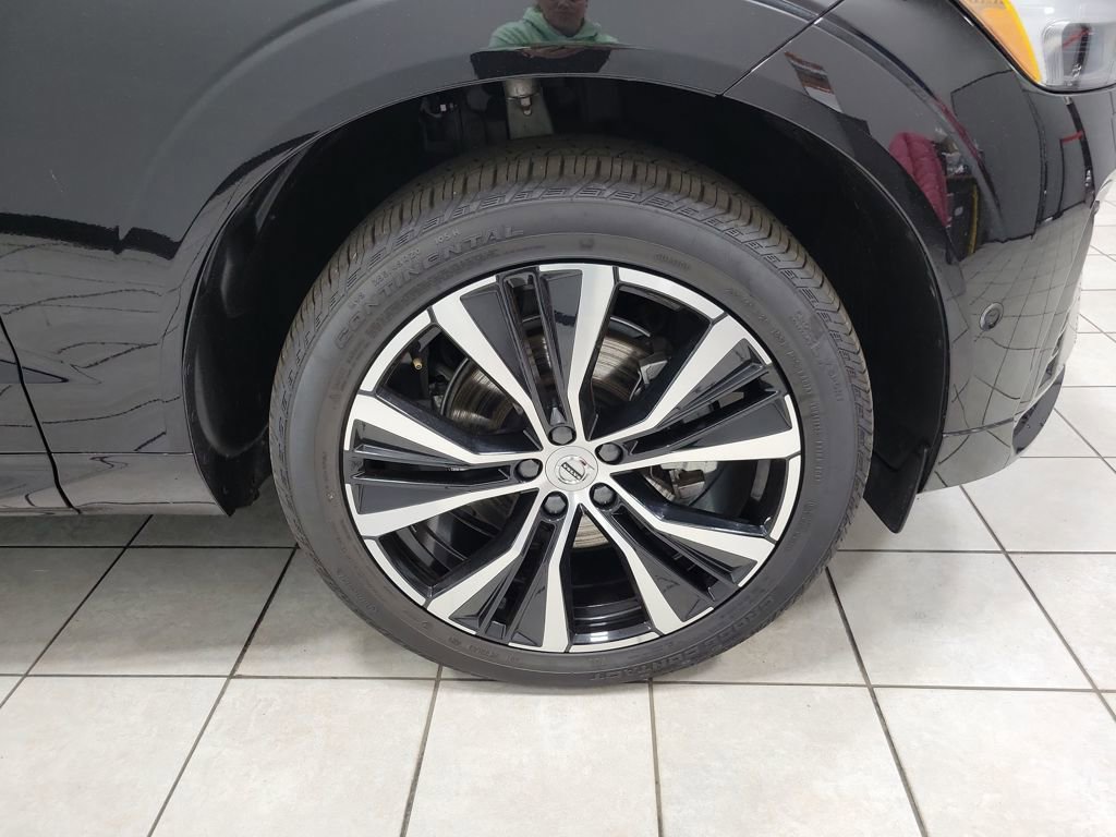 Used 2025 Volvo XC60 B5 Plus image 52